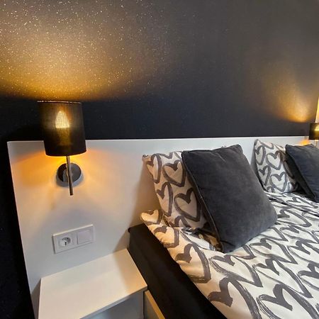 Vi-Li Panzio Bed & Breakfast Maklar Bagian luar foto