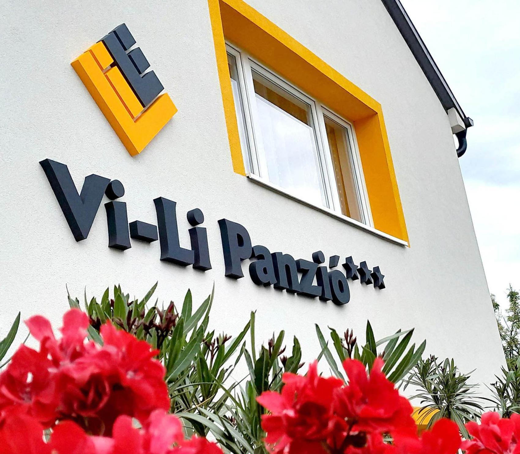 Vi-Li Panzio Bed & Breakfast Maklar Bagian luar foto