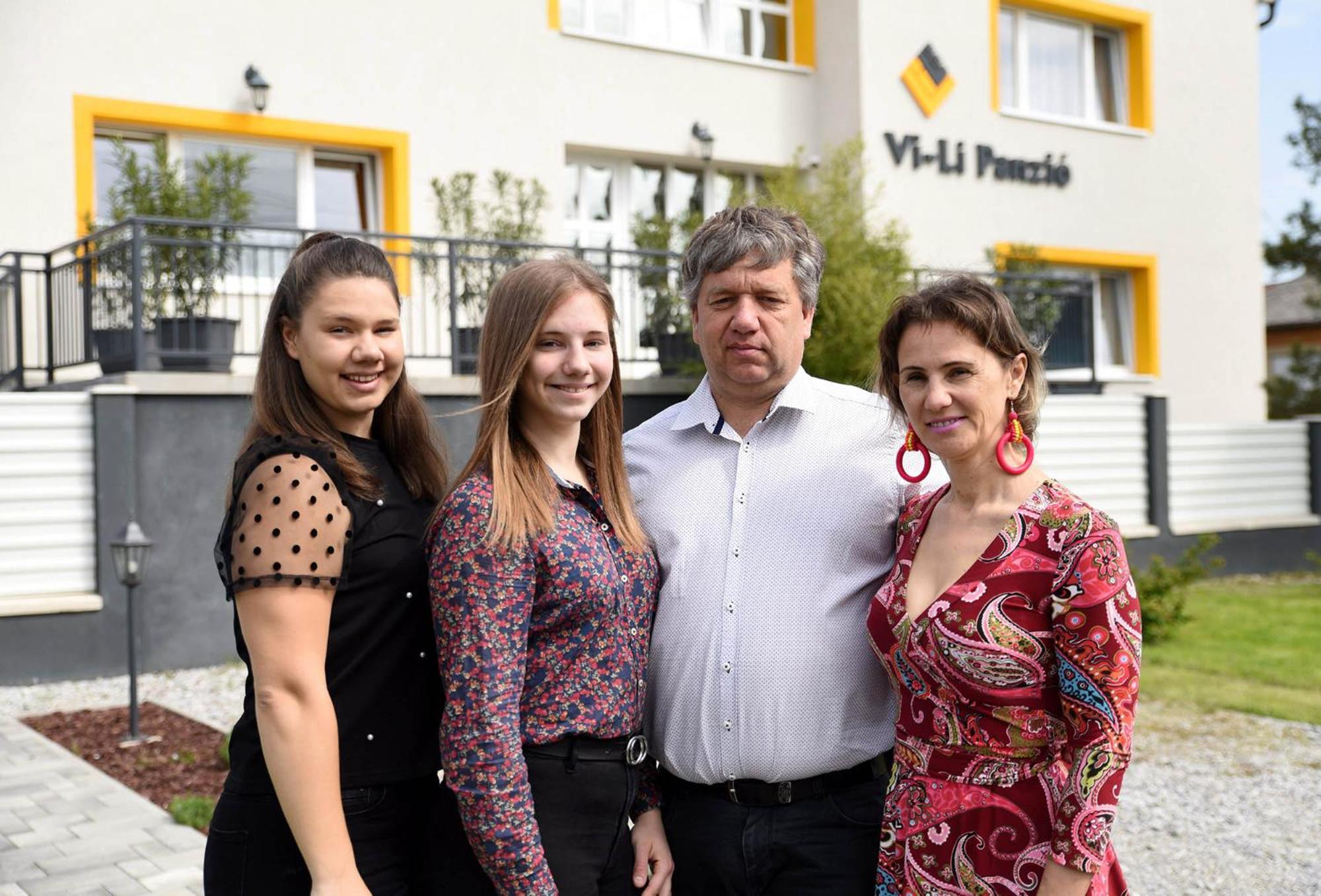 Vi-Li Panzio Bed & Breakfast Maklar Bagian luar foto