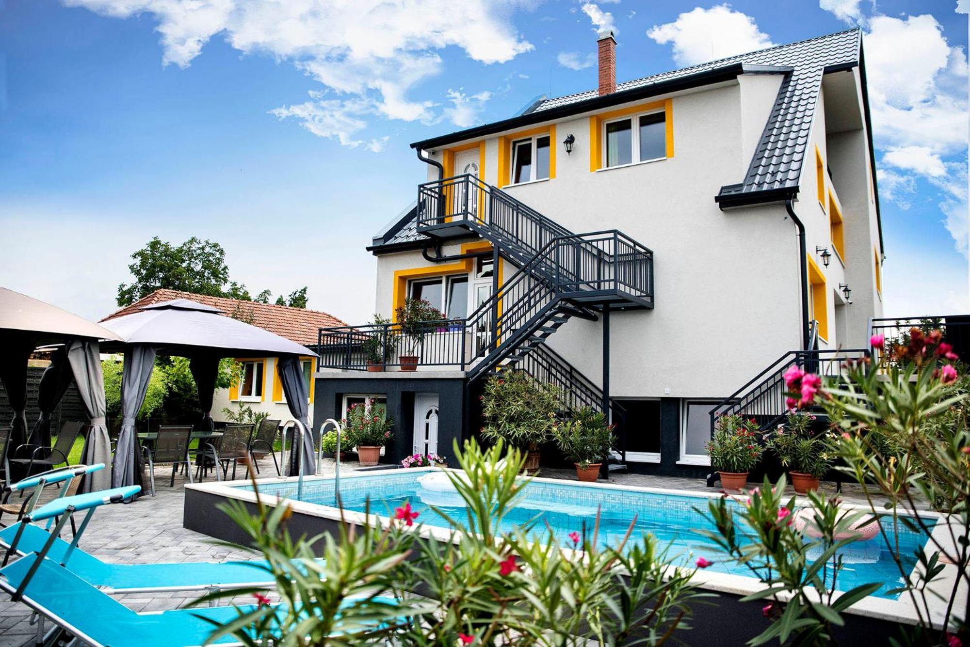 Vi-Li Panzio Bed & Breakfast Maklar Bagian luar foto