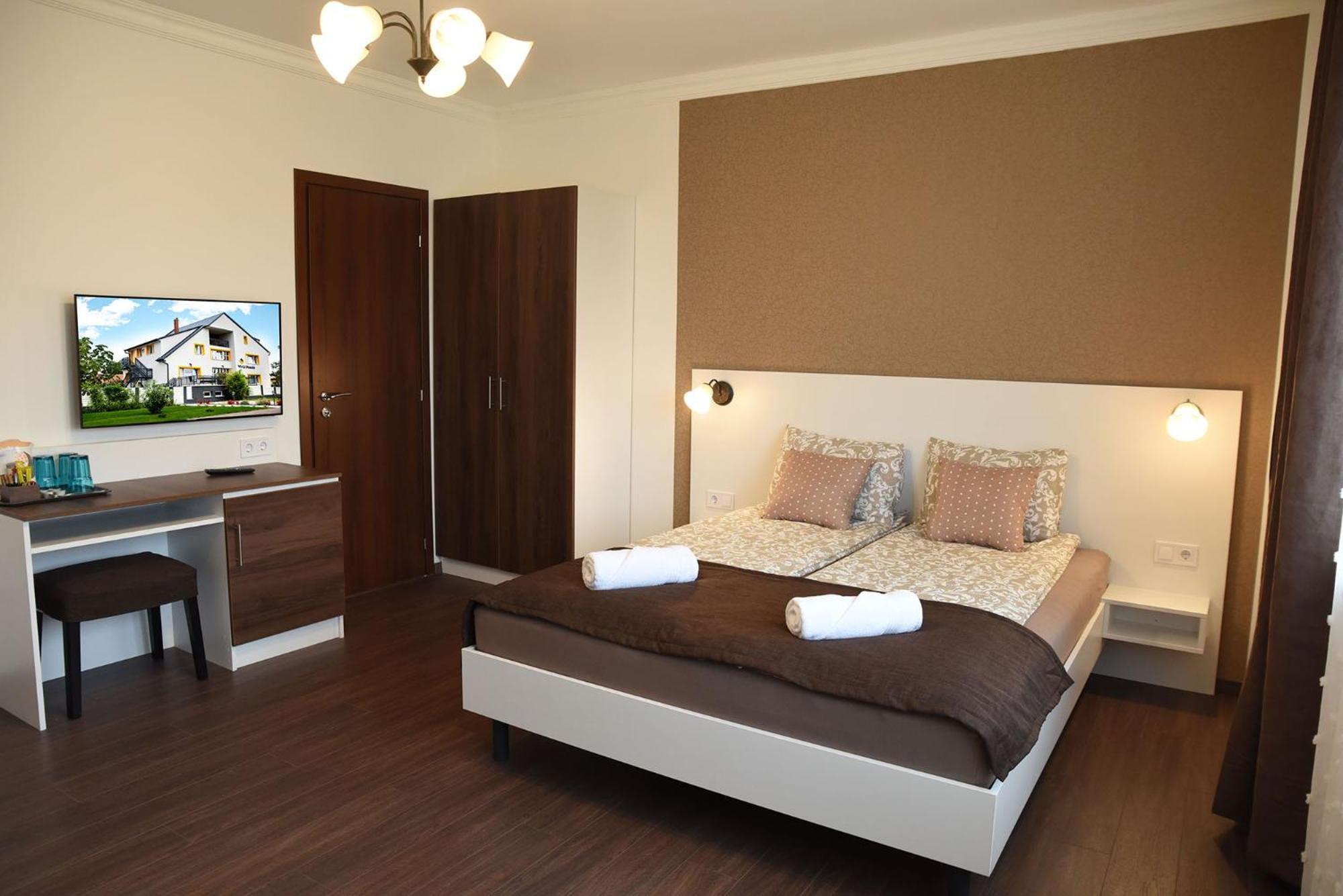 Vi-Li Panzio Bed & Breakfast Maklar Bagian luar foto